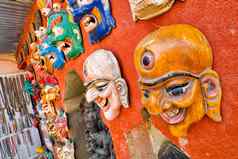 色彩斑斓的面具斯瓦扬布纳特寺庙加德满都尼泊尔