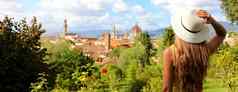 春天弗洛伦斯意大利回来视图美丽的女孩参观文艺复兴时期的城市弗洛伦斯全景横幅城市景观花园