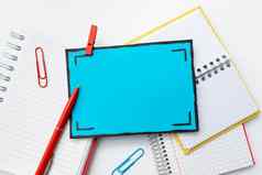 色彩斑斓的类积极的思考有创意的的想法灵感快乐的沉思明亮的活泼的工作场所设计浮华的办公室集合笔记本