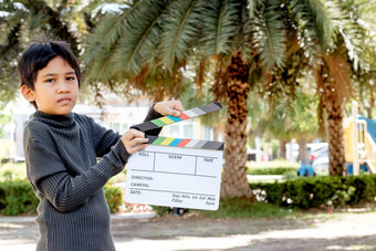 亚洲男孩持有电影板岩颜色董事会电影电影电视行业