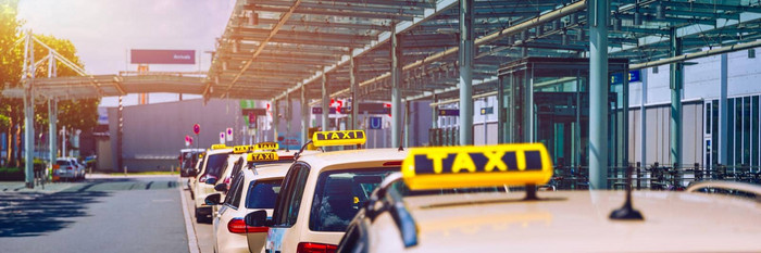 出租车出租车等待乘客黄色的出租车标志出租