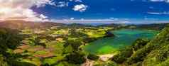 空中视图拉戈阿那温泉位于azorean岛为什么米格尔亚速尔葡萄牙湖温泉拉戈阿那温泉为什么米格尔亚速尔葡萄牙皮科铁风景优美的的观点