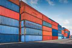 堆栈容器货物船进口出口港港口货物运费航运容器物流行业航海运输分布院子里业务商业码头运输
