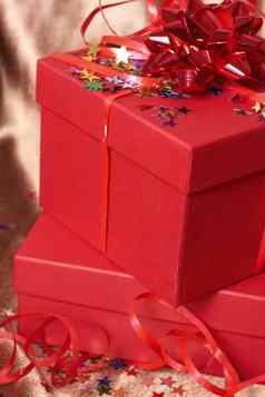 红色的礼物盒子弓星星