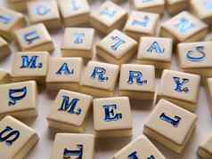结婚拼字游戏