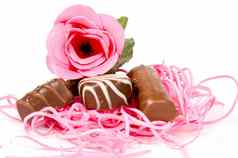 粉红色的玫瑰巧克力情人节