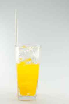 橙色汁玻璃