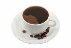 杯黑色的咖啡飞碟咖啡豆子