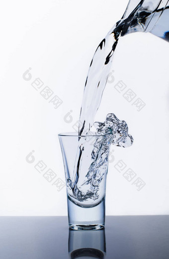 玻璃水瓶玻璃水溅