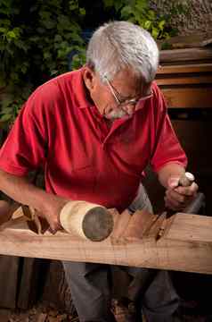 木雕艺人工作锤