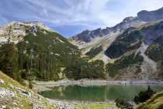 soiernsee湖阿尔卑斯山脉