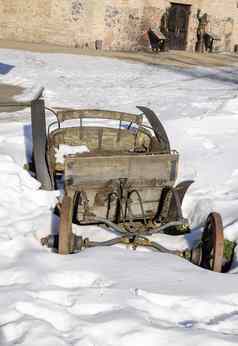 古董难看的东西木马车仍然是雪冬天