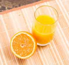 橙色玻璃橙色汁