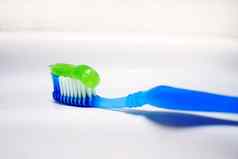 牙刷粘贴清洁牙齿