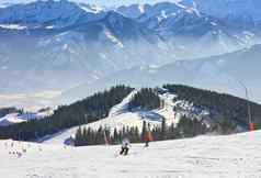 滑雪度假胜地泽尔奥地利阿尔卑斯山脉冬天