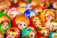 色彩斑斓的俄罗斯嵌套娃娃市场
