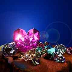 心形状钻石桩色彩斑斓的钻石棕色（的）gro
