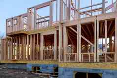 私人住宅房子木框架建设房子