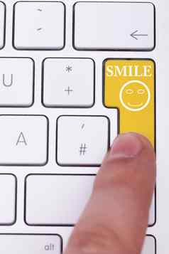 手指推微笑按钮键盘