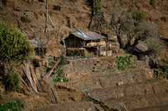 传统的尼泊尔泥房子山村