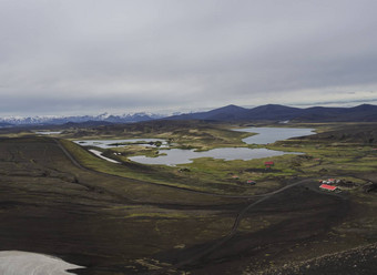 一<strong>点点</strong>沃特恩钓鱼小屋小屋景观色彩斑斓的火山口湖火山雪覆盖山一<strong>点点</strong>沃特恩湖泊受欢迎的钓鱼区域当地的中央冰岛高地中间黑色的熔岩沙漠