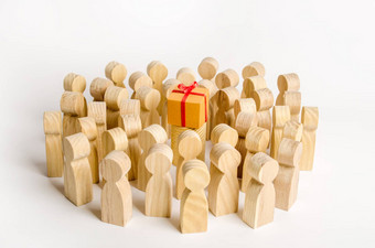 大集团人围绕盒子现在概念选择好礼物<strong>有限</strong>的<strong>数量</strong>出售礼物社区生日聚会，派对一年圣诞节集体