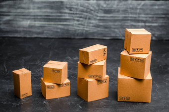 纸板盒子堆放增量概念包装货物发送<strong>订单</strong>客户<strong>销售</strong>增长增加出口货物服务仓库产品设备