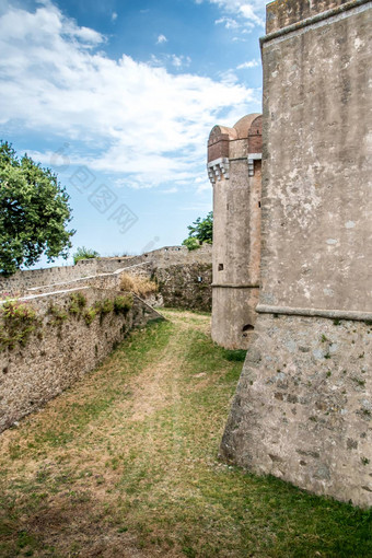 城堡圣特罗佩防御工事