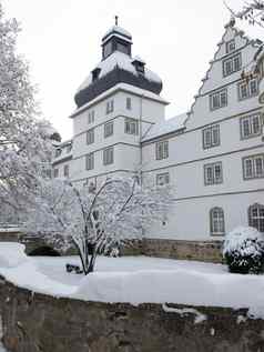 雪覆盖城堡费德尔巴赫德国