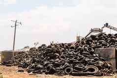 工业垃圾填埋场转换浪费轮胎橡胶轮胎堆栈轮胎轮子橡胶回收