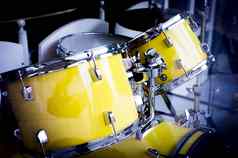 专业鼓音乐的仪器黄色的颜色