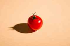 单樱桃番茄蔬菜新鲜的成熟的食物最小的奶油