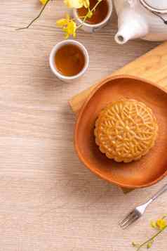 中秋节日假期概念设计月亮蛋糕月饼