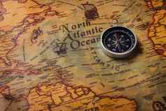 指南针发现古董纸古董世界地图
