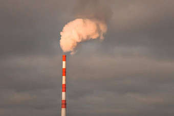 环境污染问题生态概念烟日落天空烟囱工业企业热权力植物碳二氧化物发布大气