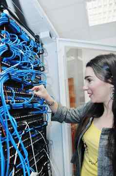女人工程师网络服务器房间