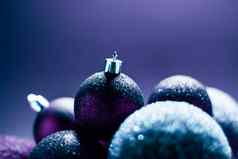 紫色的圣诞节装饰物节日冬天假期背景