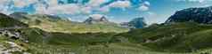 山通过鞍北黑山共和国神奇的绿色视图鞍山Durmitor巨大的黑山共和国