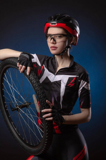 女孩骑<strong>自行车</strong>的人头盔