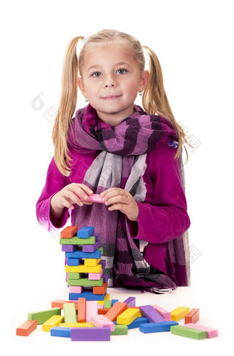 孩子们的爱好创造力女孩蓝色的衣服玩木游戏在app store中查看白色背景