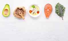 生酮低碳水化合物饮食概念成分健康的食物选择集白色混凝土背景