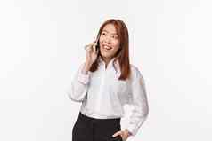 肖像优雅的成功的亚洲女商人调用人持有移动电话耳朵微笑安排会议智能手机订单食物交付办公室白色背景