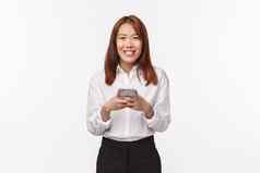 肖像成功的快乐的漂亮的亚洲女办公室工人白色衬衫裙子打破移动电话相机很高兴快乐微笑白色背景