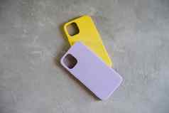 黄色的淡紫色保护情况下智能手机