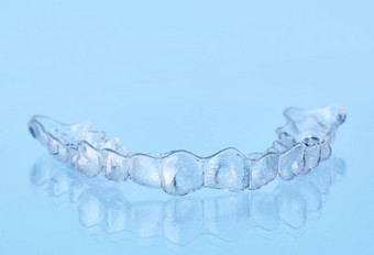 看不见的牙科牙齿支架牙调整器隐适美牙套看不见的对准器矫正临时可移动的拉直器