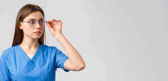 医疗保健工人医学保险科维德流感大流行概念专业年轻的聪明的医生护士女实习生实习医生风云眼镜横幅脸