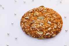 小麦秋天饮食饼干吃燕麦片饼干概念使芯片饼干美味的美味的零食棕色（的）饼干孤立的白色背景