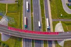 卡车物流空中卡车运动高速公路十字路口路字段视图无人机