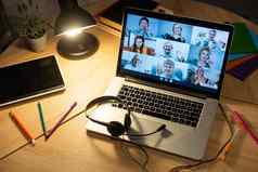 视频会议调用学生网络摄像头在线教育电子学习概念首页检疫距离学习工作首页