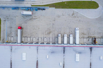 空中视图货物仓库物流中心工业城市区空中视图卡车加载物流中心